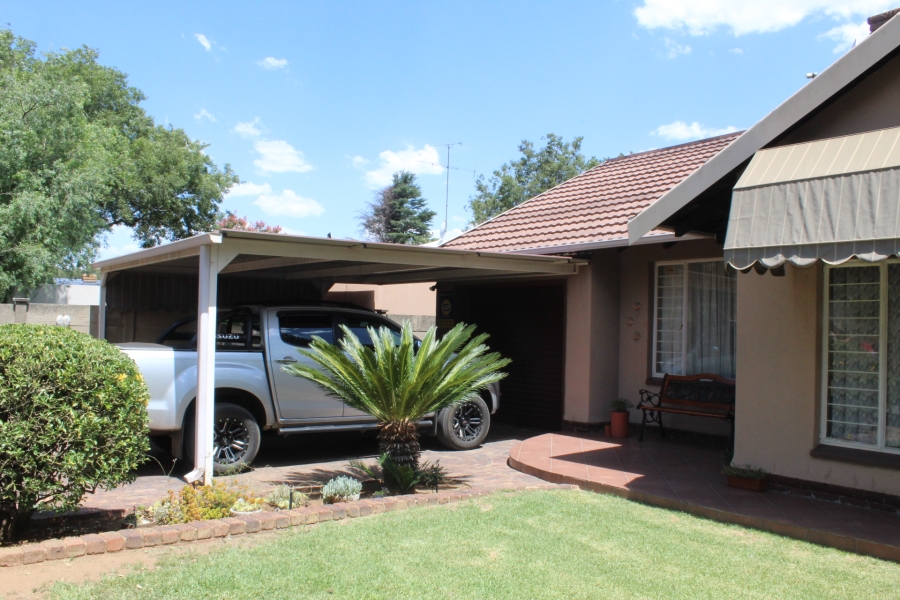 3 Bedroom Property for Sale in Vaalpark Free State